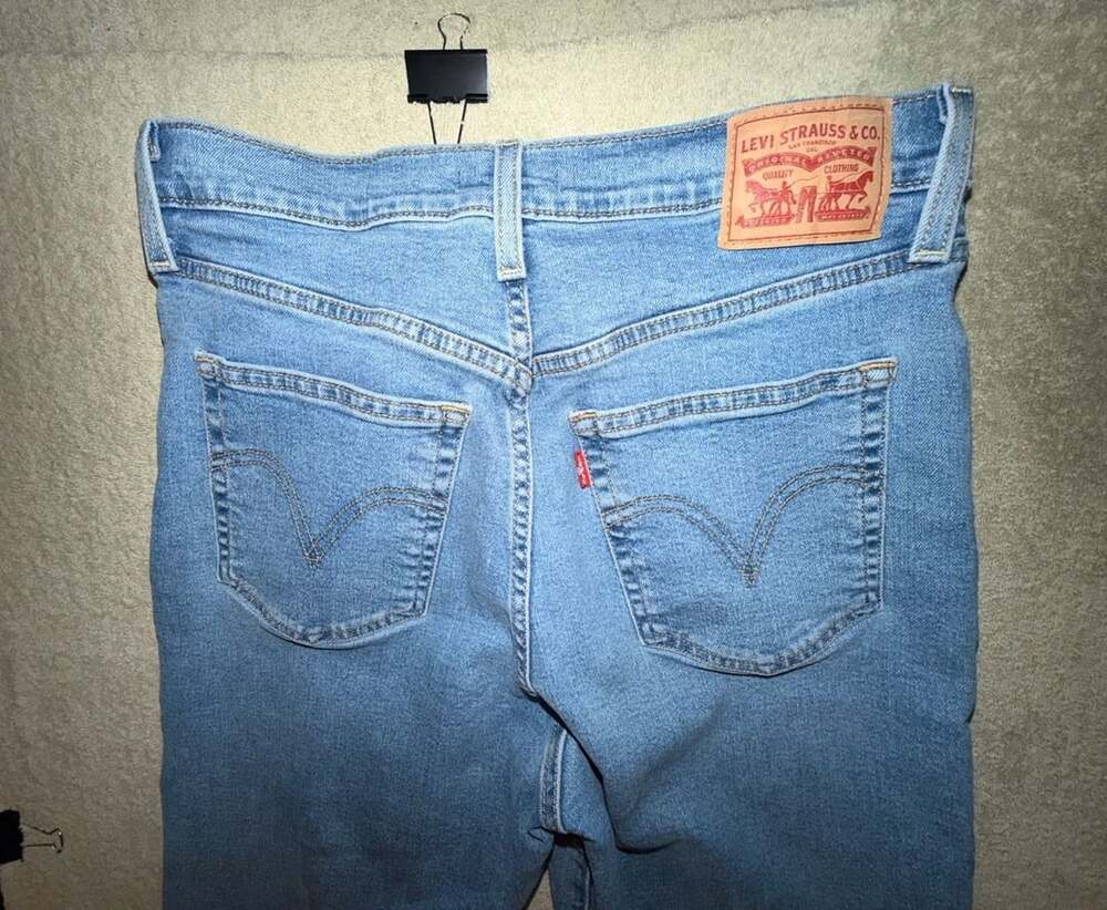 Levi's Ribcage Straight Ankle Jeans Size 31 Medium Wash Denim - Picture 7 of 12